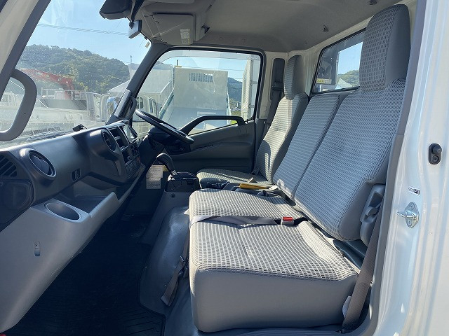 日野 デュトロ 小型 車載専用車 TPG-XZU722M(89445) 31枚目