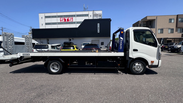 日野 デュトロ 小型 車載専用車 TPG-XZU722M(89463) 8枚目