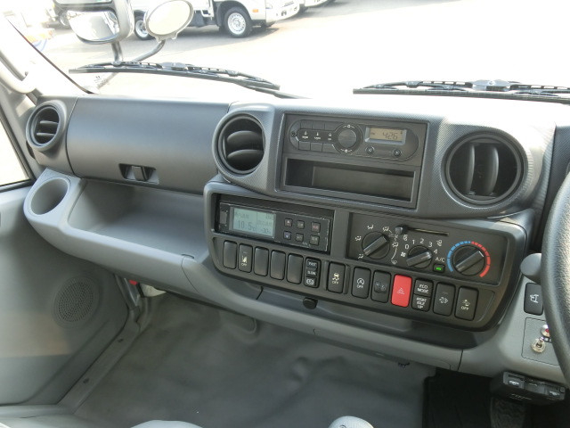 日野 デュトロ 小型 冷凍冷蔵バン TKG-XZC605M(89510) 14枚目