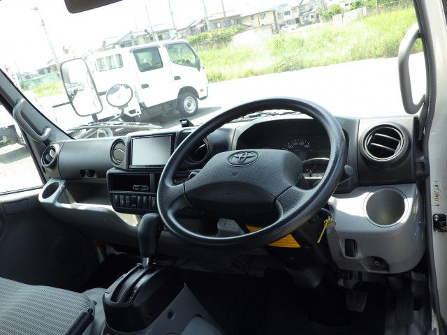 Toyota dyna Small Aluminium box body TPG-XZU605(89535) 6枚目
