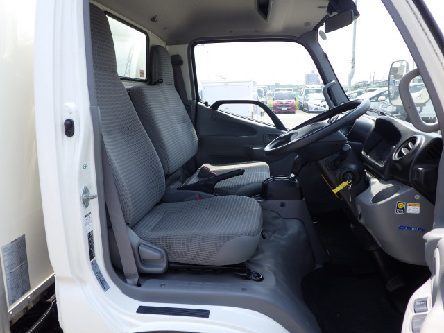 Toyota dyna Small Aluminium box body TPG-XZU605(89535) 7枚目