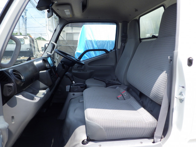 Toyota dyna Small Aluminium box body TPG-XZU605(89535) 8枚目
