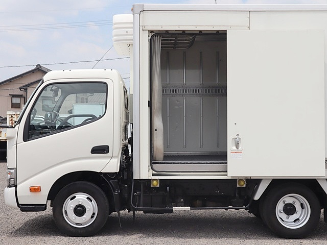 トヨタ ダイナ 小型 冷凍冷蔵バン TPG-XZU605(89549) 10枚目