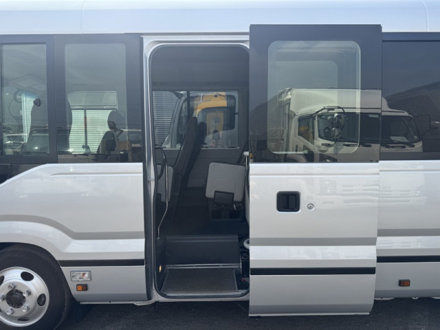 トヨタ コースター 中型 バス SKG-XZB70(89557) 10枚目