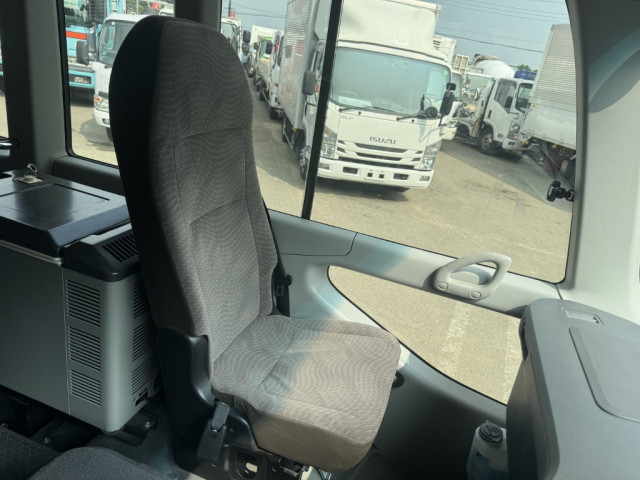 トヨタ コースター 中型 バス SKG-XZB70(89557) 28枚目