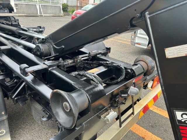 いすゞ フォワード 中型 コンテナ専用車 2RG-FRR90S2(89561) 9枚目