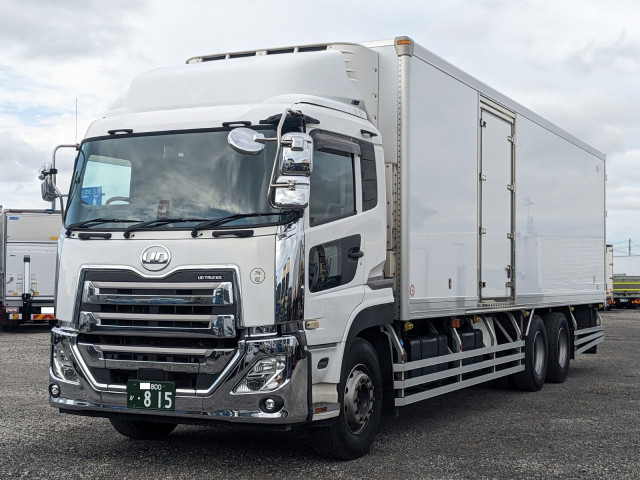 UDトラックス（日産） クオン 大型 冷凍冷蔵バン 2PG-CD5CA(89582) 1枚目