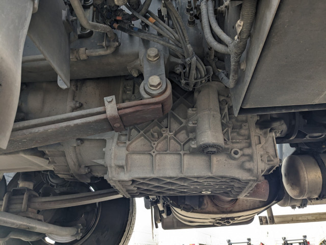 UDトラックス（日産） クオン 大型 冷凍冷蔵バン 2PG-CD5CA(89582) 26枚目
