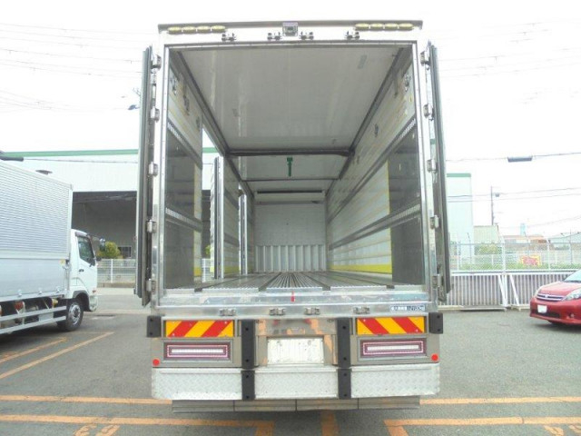 UDトラックス（日産） クオン 大型 冷凍冷蔵バン 2PG-CD5CA(89584) 5枚目