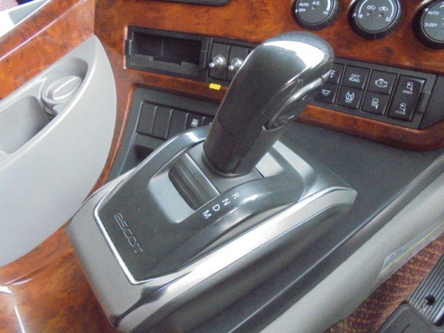UDトラックス（日産） クオン 大型 冷凍冷蔵バン 2PG-CD5CA(89584) 25枚目