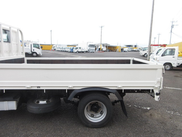 日野 デュトロ 小型 平ボディ TPG-XZU605M(89598) 32枚目