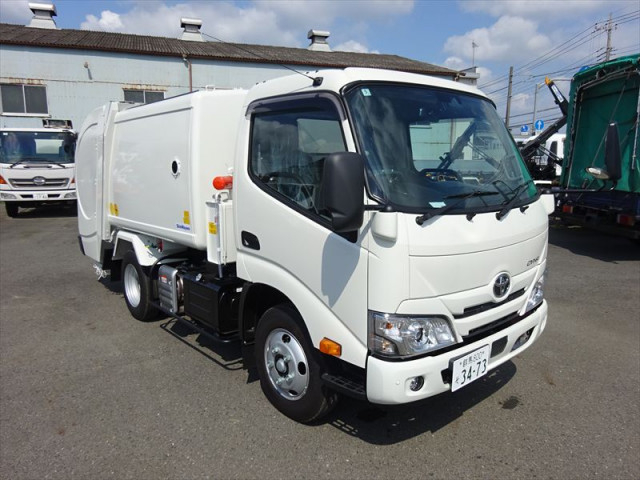 トヨタ ダイナ 小型 塵芥車（プレス式） 2KG-XZU605A(89664) 2枚目