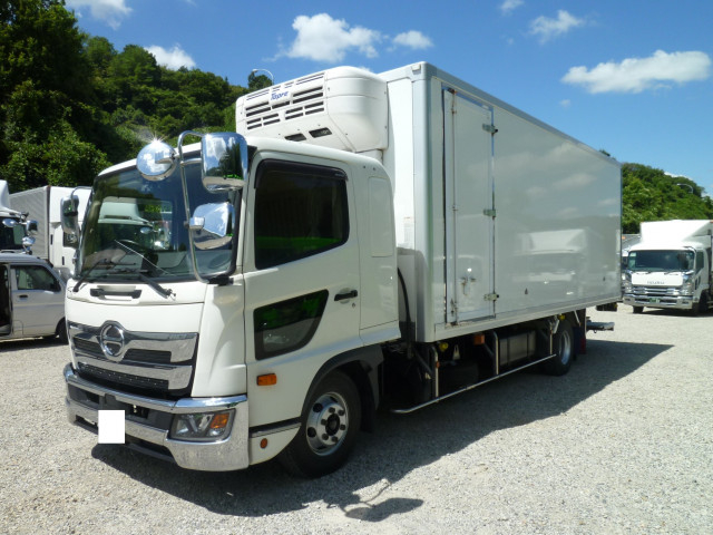 日野 レンジャー 中型 冷凍冷蔵バン 2KG-FD2ABG(89677) 1枚目