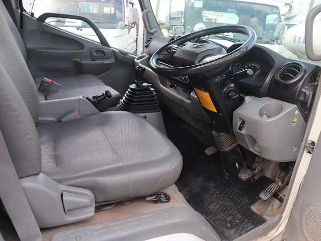 トヨタ トヨエース 小型 平ボディ 2RG-XZU655(89689) 31枚目