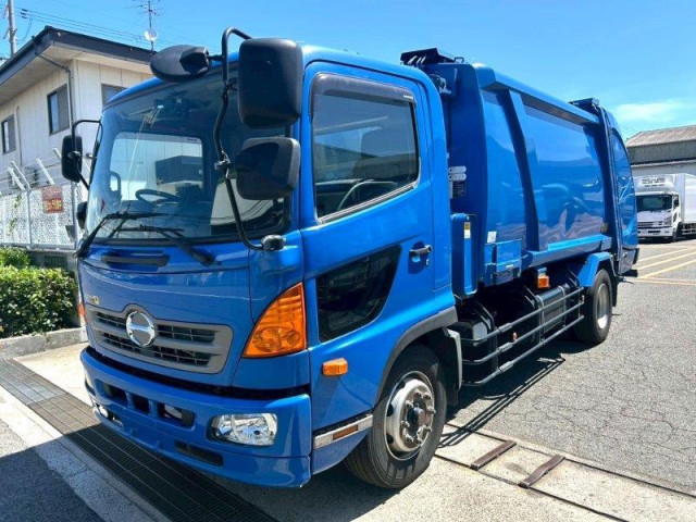 日野 レンジャー 増トン 塵芥車（プレス式） QKG-FJ7GAA(89752) 1枚目