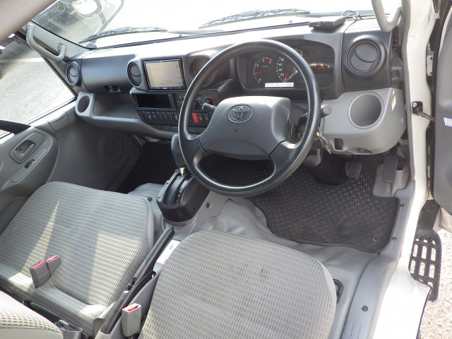 トヨタ ダイナ 小型 平ボディ TKG-XZC605(89791) 6枚目