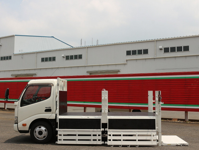 日野 デュトロ 小型 平ボディ TKG-XZC605M(89794) 26枚目