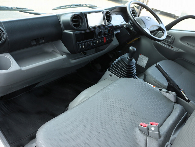 日野 デュトロ 小型 平ボディ TKG-XZC605M(89794) 44枚目