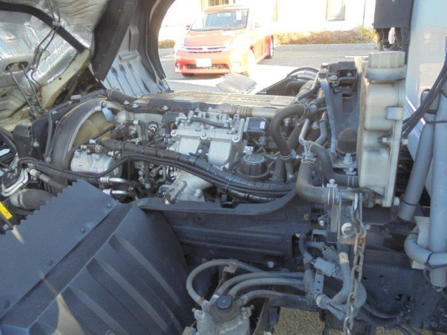 三菱ふそう ファイター 増トン 冷凍冷蔵バン QKG-FK65FZ(89845) 18枚目