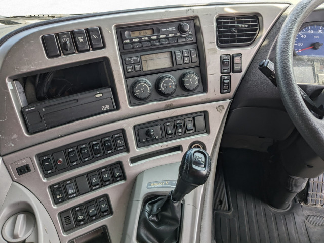 UDトラックス（日産） クオン 大型 アルミウィング QKG-CD5ZA(89912) 40枚目