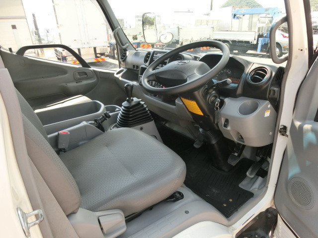 日野 デュトロ 小型 平ボディ TKG-XZC645M(89940) 9枚目