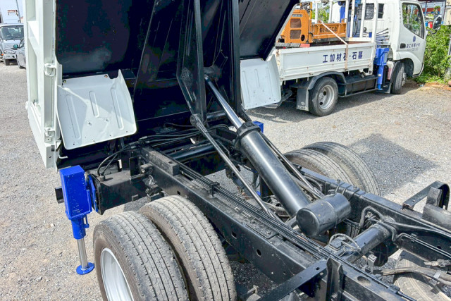 日野 デュトロ 小型 クレーン付き TKG-XZU620T(90000) 12枚目