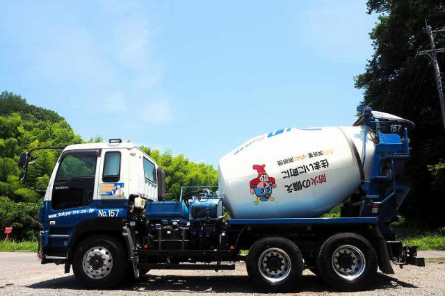 いすゞ ギガ 大型 ミキサー車 QKG-CXM77AT(90026) 2枚目