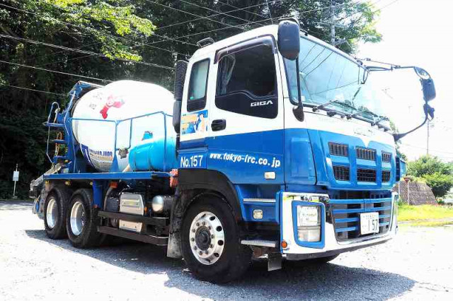 いすゞ ギガ 大型 ミキサー車 QKG-CXM77AT(90026) 7枚目