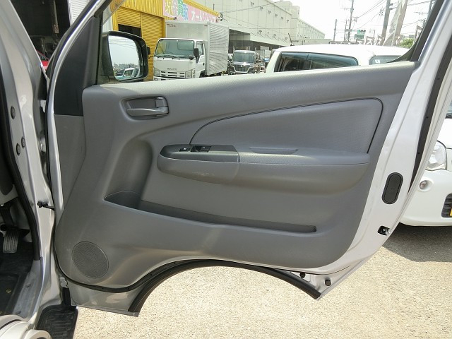 日産自動車 キャラバン 小型 アルミバン LDF-CW4E26(90094) 19枚目