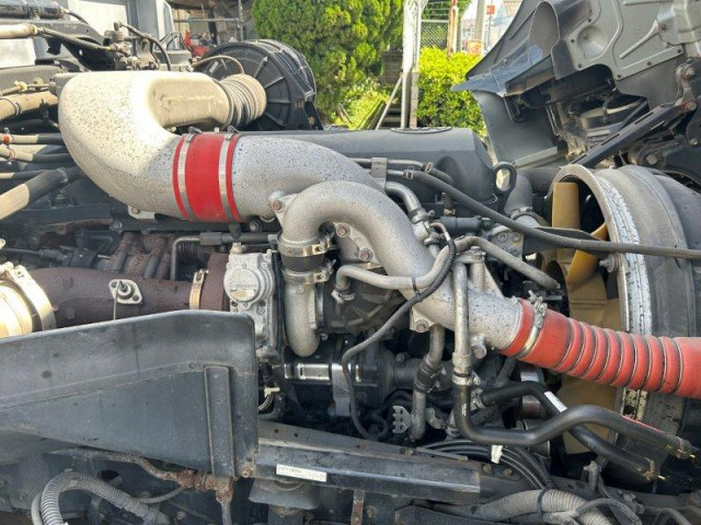 UDトラックス（日産） クオン 大型 平ボディ QKG-CD5ZA(90105) 15枚目
