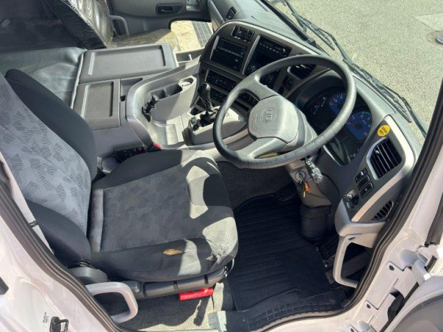 UDトラックス（日産） クオン 大型 平ボディ QKG-CD5ZA(90105) 19枚目