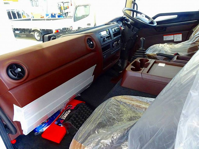 日野 レンジャー 中型 冷凍冷蔵バン 2KG-FD2ABG(90264) 8枚目
