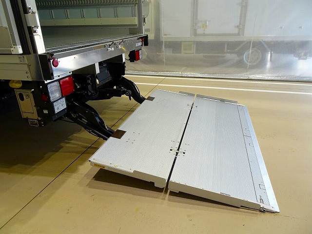 日野 レンジャー 中型 冷凍冷蔵バン 2KG-FD2ABG(90264) 36枚目