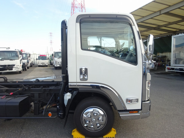 いすゞ エルフ 小型 車載専用車 2PG-NPS88AN(90267) 27枚目