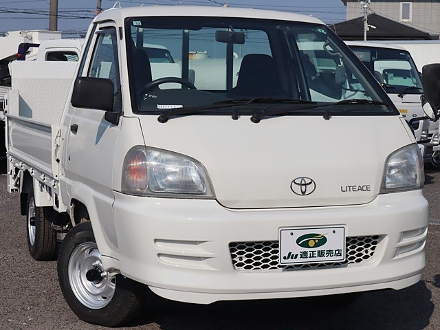 トヨタ ライトエース 小型 平ボディ GK-KM70(90389) 4枚目