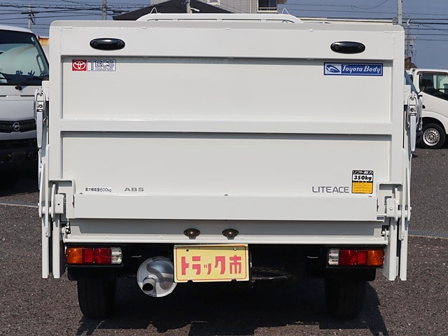 トヨタ ライトエース 小型 平ボディ GK-KM70(90389) 6枚目