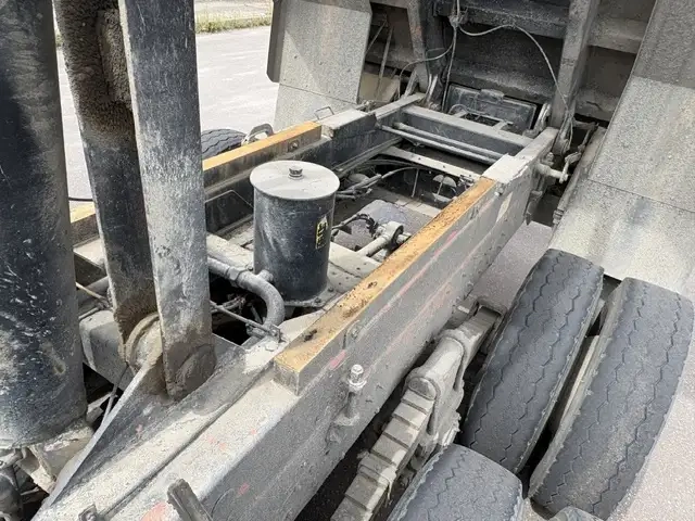 日産自動車 クオン 大型 土砂ダンプ QKG-CW5XL(111280) 25枚目