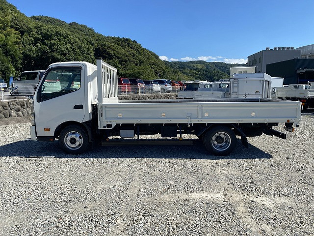 日野 デュトロ 小型 平ボディ SKG-XZU710M(90515) 4枚目