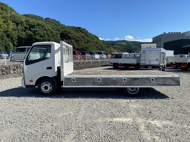 日野 デュトロ 小型 平ボディ SKG-XZU710M(90515) 11枚目