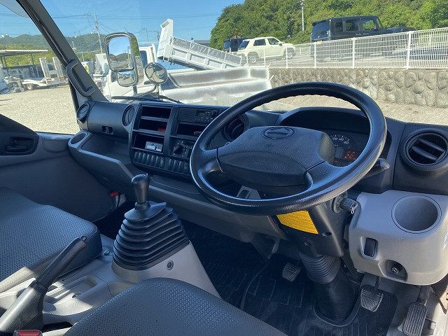日野 デュトロ 小型 平ボディ SKG-XZU710M(90515) 27枚目