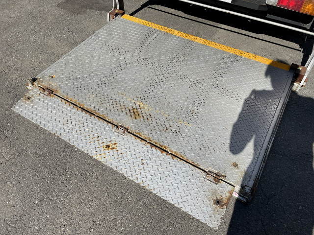 トヨタ トヨエース 小型 アルミバン BDG-XZU308(90551) 3枚目