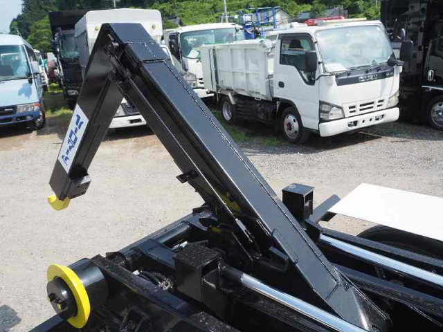 いすゞ エルフ 小型 コンテナ専用車 BDG-NKR85N(90559) 13枚目