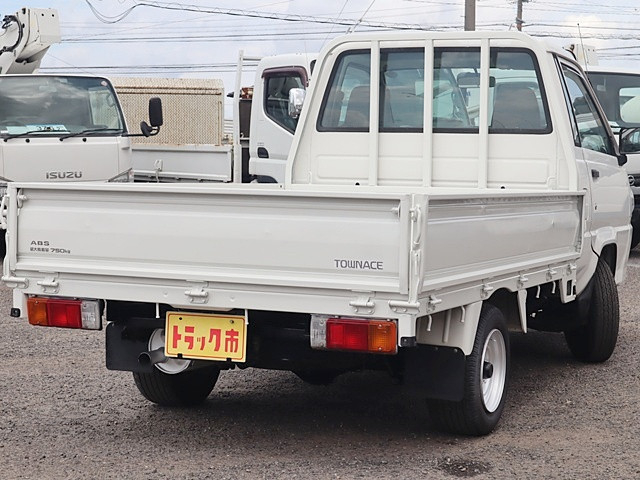 トヨタ タウンエース 小型 平ボディ GK-KM70(90589) 5枚目
