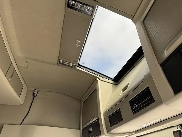 Volvo Small Tractor head(single) 2DG-KA2TEA2(90746) 18枚目