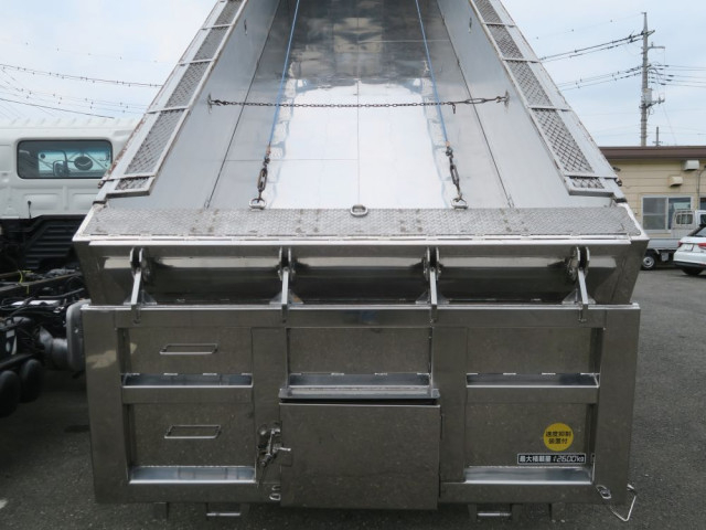 UDトラックス（日産） クオン 大型 土砂ダンプ QPG-CD5ZL(110741) 11枚目