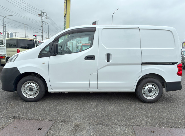 日産自動車 小型 冷蔵冷凍バン DBF-VM20(110056) 3枚目