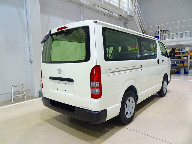 トヨタ ハイエース 小型 アルミバン 3DF-GDH206V(90869) 3枚目