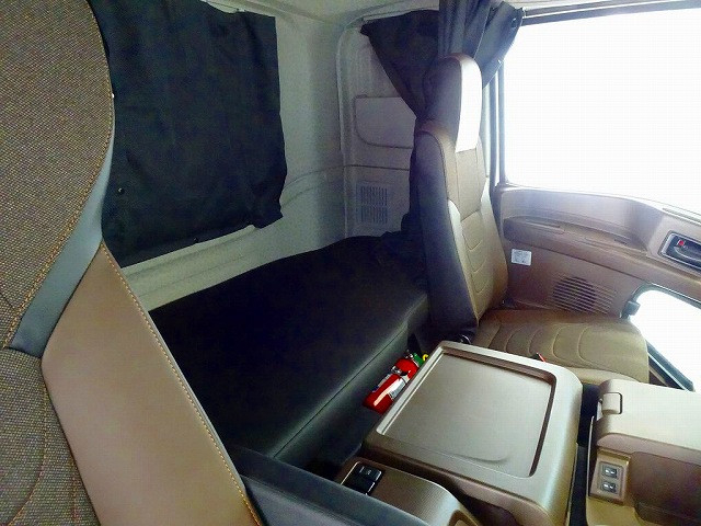 いすゞ ギガ 大型 アルミウィング 2PG-CYJ77D(90873) 7枚目
