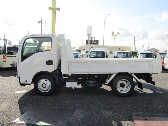 マツダ タイタン 小型 土砂ダンプ 2RG-LKR88AT(90890) 4枚目