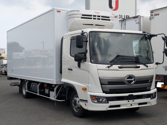 日野 レンジャー 中型 冷凍冷蔵バン 2KG-FD2ABG(90900) 3枚目